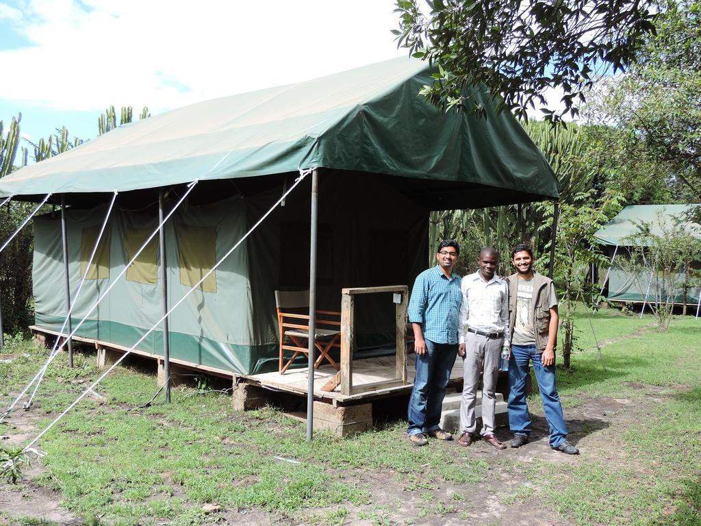 Enchoro Wildlife Camp Hotell Ololaimutiek Exteriör bild